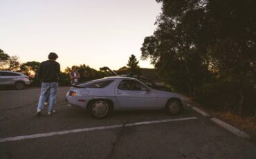 Porsche-928-1981-209214-10