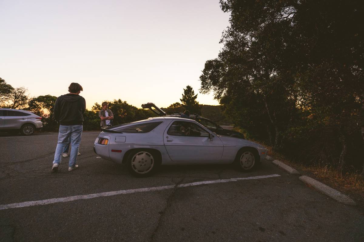 Porsche-928-1981-209214-10