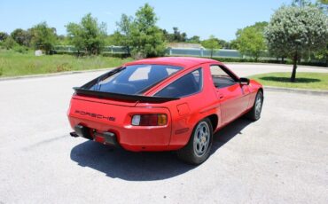 Porsche-928-1982-Red-Black-66348-7