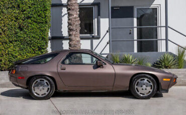 Porsche-928-1984-Gray-Other-Color-0-4