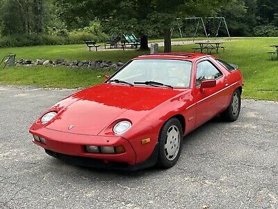 Porsche-928-1985-Red-108470-17