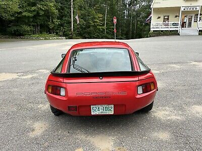 Porsche-928-1985-Red-108470-18