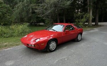 Porsche-928-1985-Red-108470-28