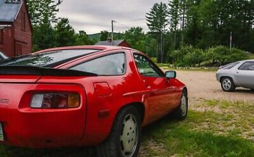 Porsche-928-1985-Red-108470-5