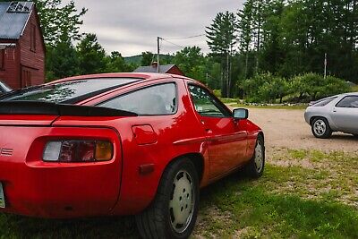 Porsche-928-1985-Red-108470-5