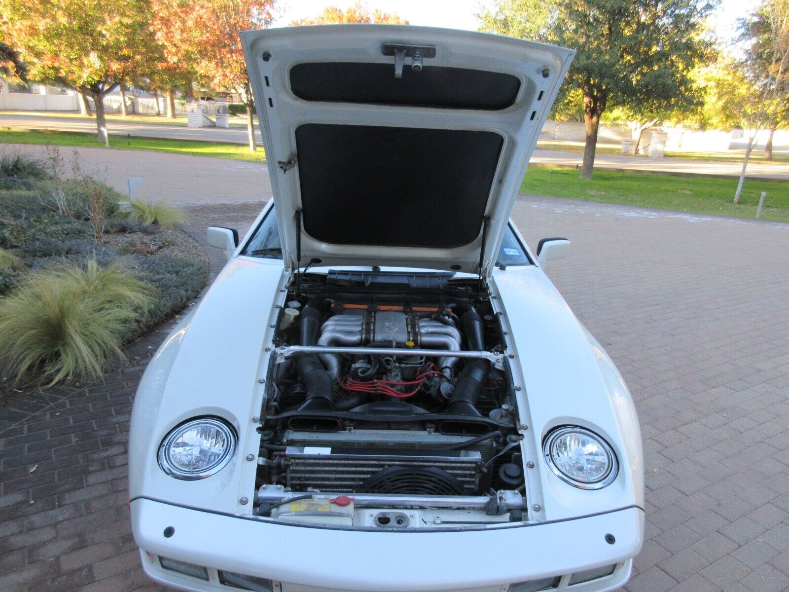 Porsche-928-Coupe-1980-White-Tan-230464-18