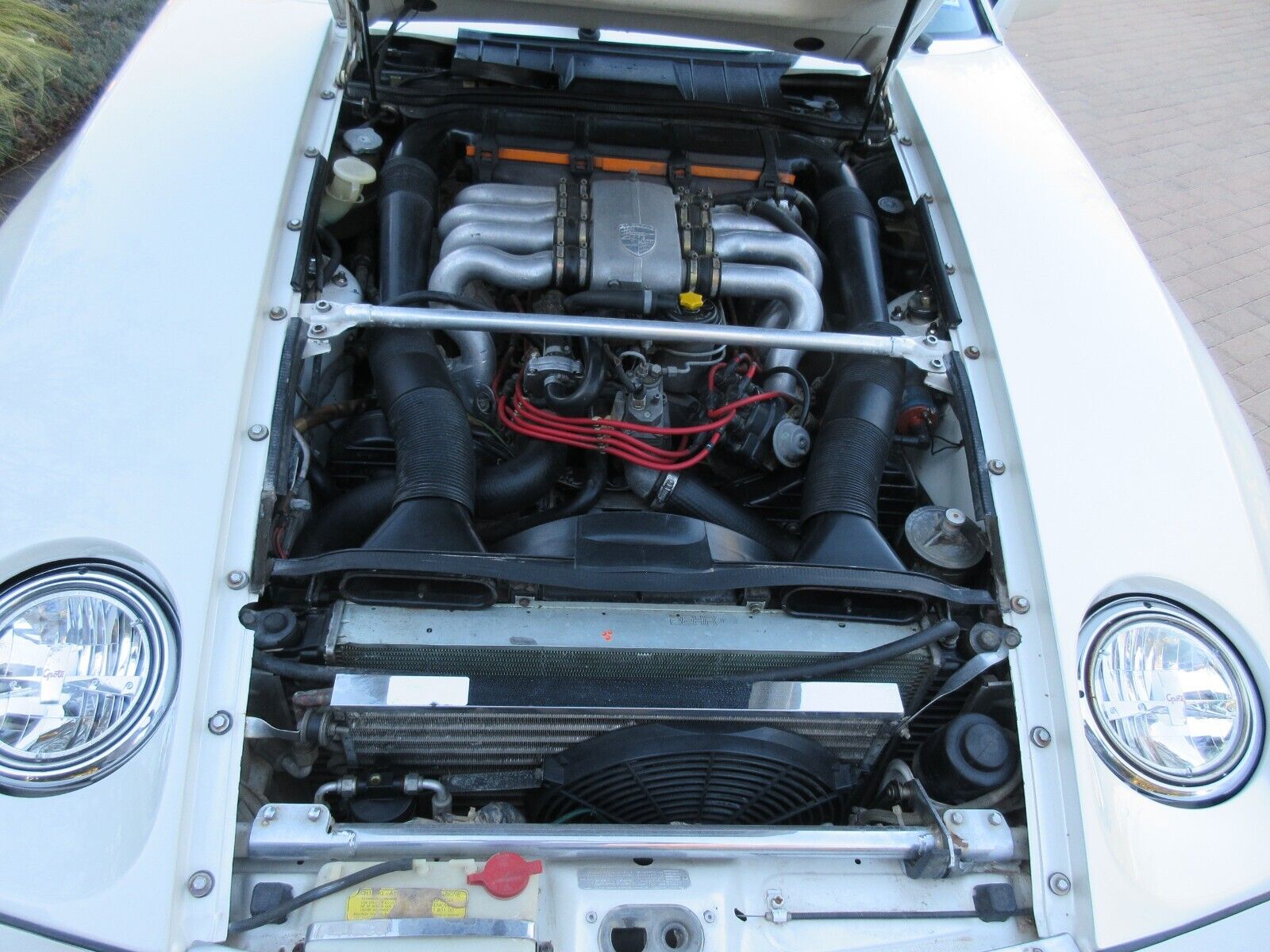 Porsche-928-Coupe-1980-White-Tan-230464-20