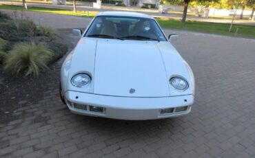 Porsche-928-Coupe-1980-White-Tan-230464-3