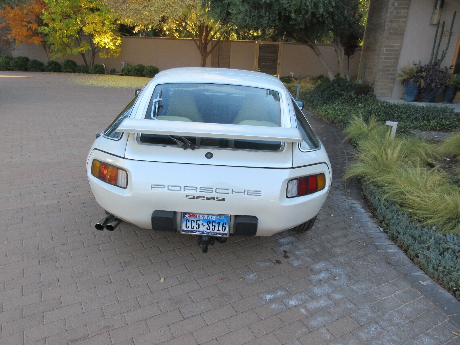 Porsche-928-Coupe-1980-White-Tan-230464-4