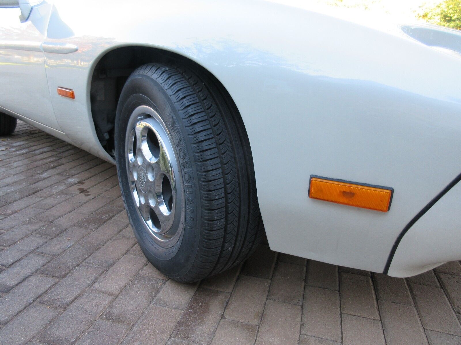 Porsche-928-Coupe-1980-White-Tan-230464-7