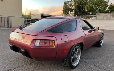 Porsche-928-Coupe-1982-Red-Tan-119091-10