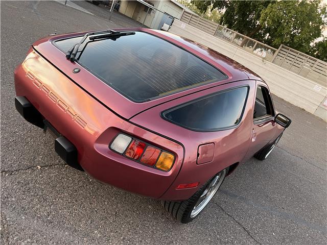 Porsche-928-Coupe-1982-Red-Tan-119091-11