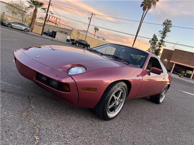 Porsche-928-Coupe-1982-Red-Tan-119091-3