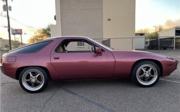 Porsche-928-Coupe-1982-Red-Tan-119091-5