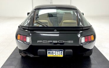 Porsche-928-Coupe-1984-Black-Tan-105126-3