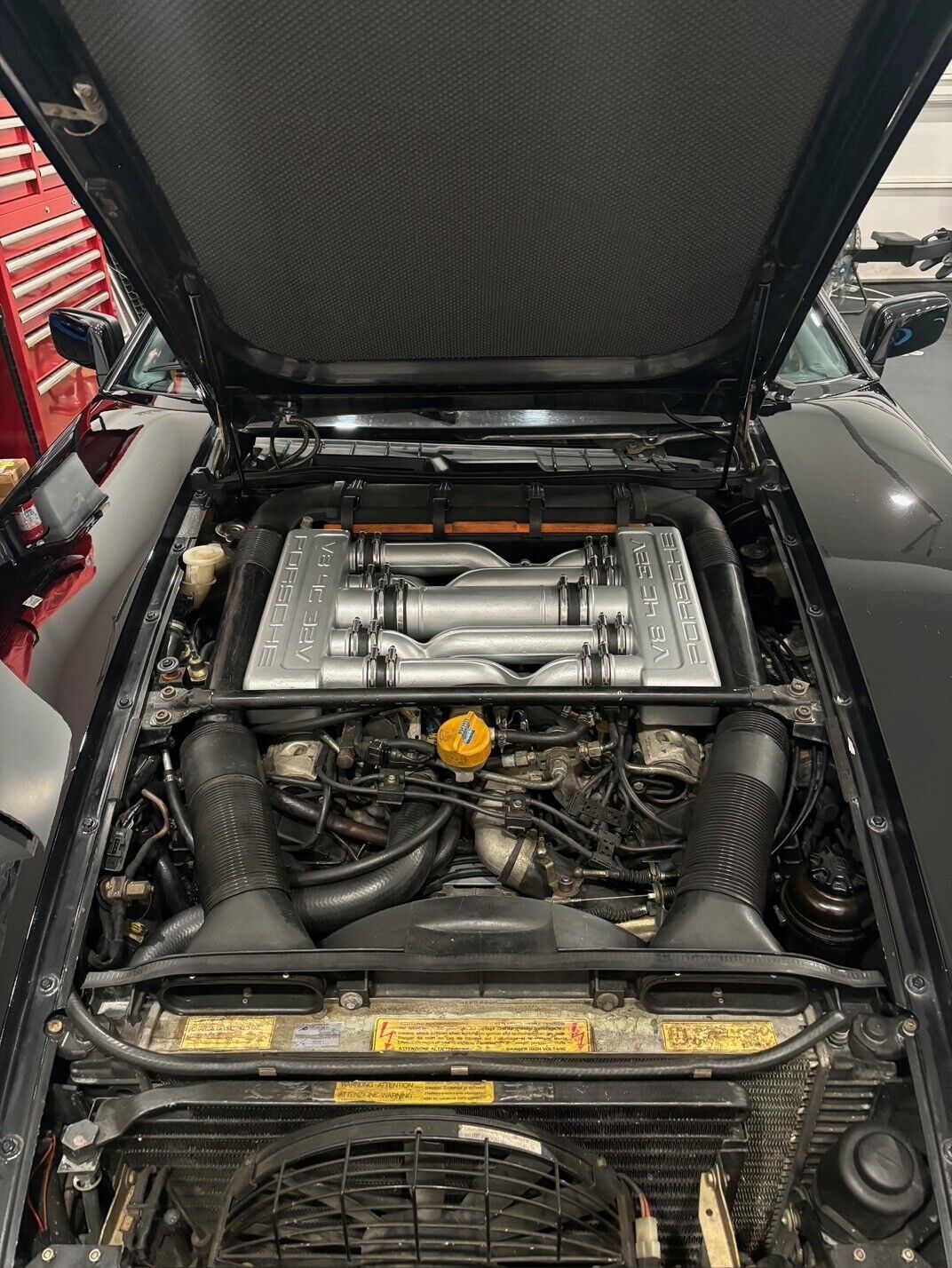 Porsche-928-Coupe-1985-Black-Tan-154175-24