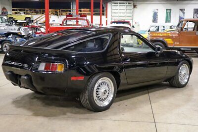 Porsche-928-Coupe-1986-Black-Gray-108722-7