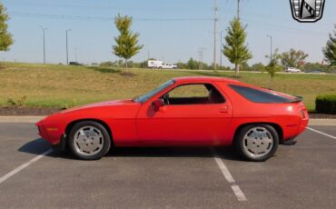 Porsche-928-Coupe-1986-Red-Black-127156-2