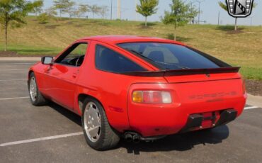 Porsche-928-Coupe-1986-Red-Black-127156-3