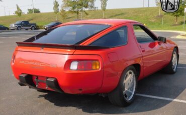 Porsche-928-Coupe-1986-Red-Black-127156-5