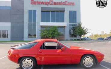 Porsche-928-Coupe-1986-Red-Black-127156-6