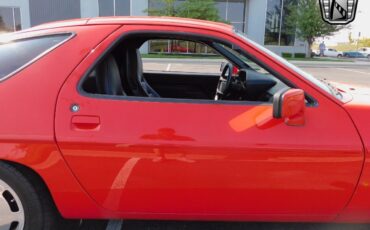 Porsche-928-Coupe-1986-Red-Black-127156-9