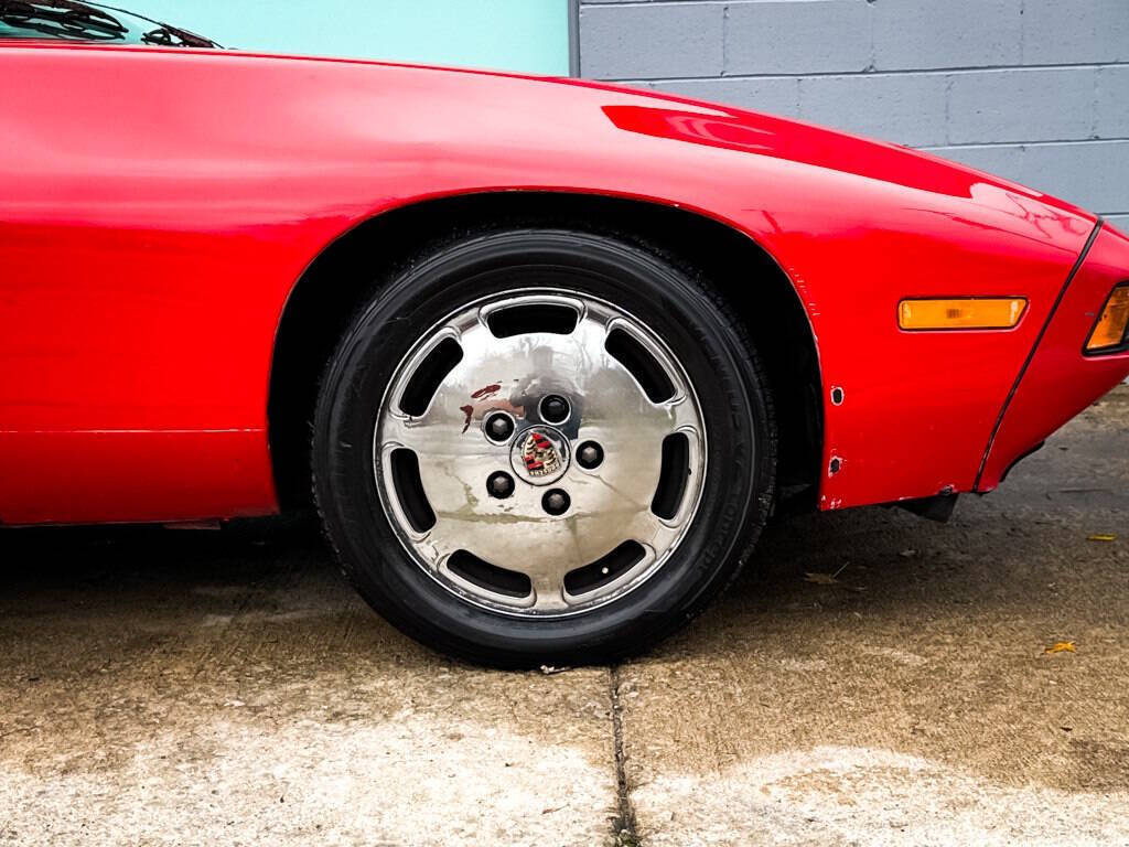 Porsche-928-Coupe-1986-Red-Black-146771-12