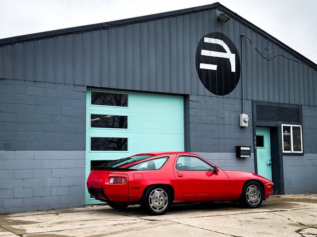 Porsche-928-Coupe-1986-Red-Black-146771-8