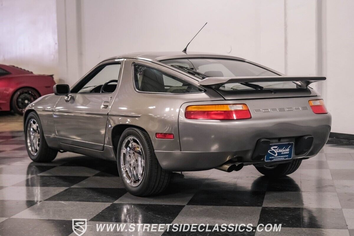 Porsche-928-Coupe-1989-Gray-Linen-146948-8