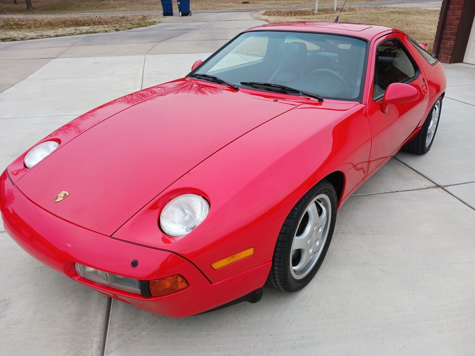 Porsche-928-Coupe-1993-Red-Black-33132-1