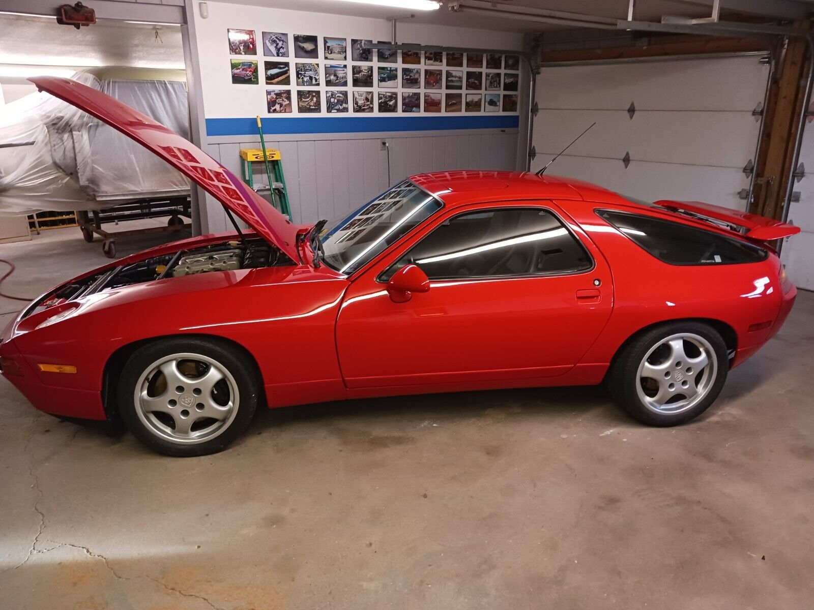 Porsche-928-Coupe-1993-Red-Black-33132-23