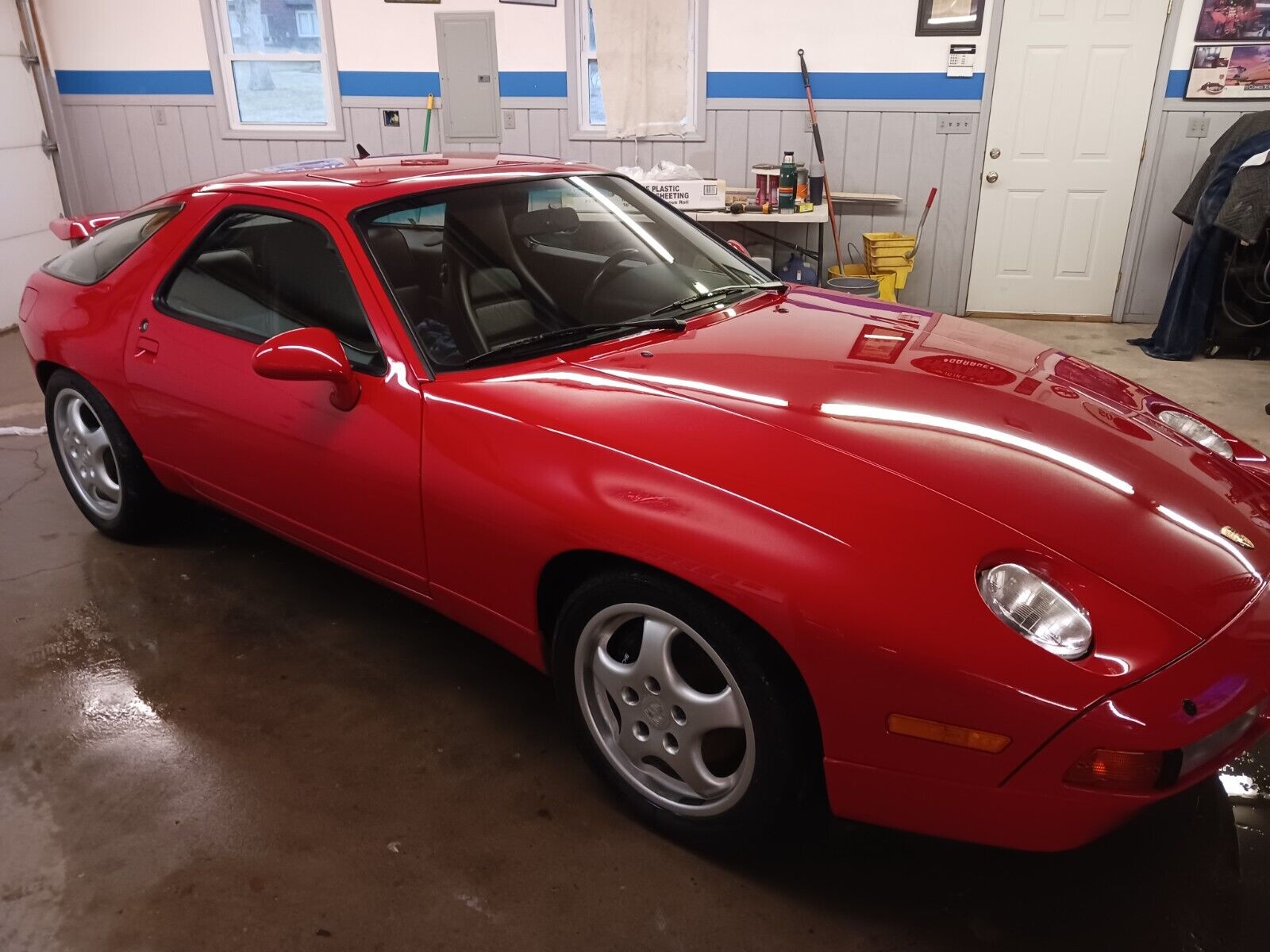 Porsche-928-Coupe-1993-Red-Black-33132-25