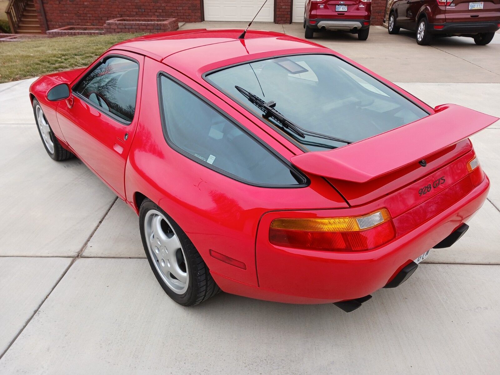 Porsche-928-Coupe-1993-Red-Black-33132-3