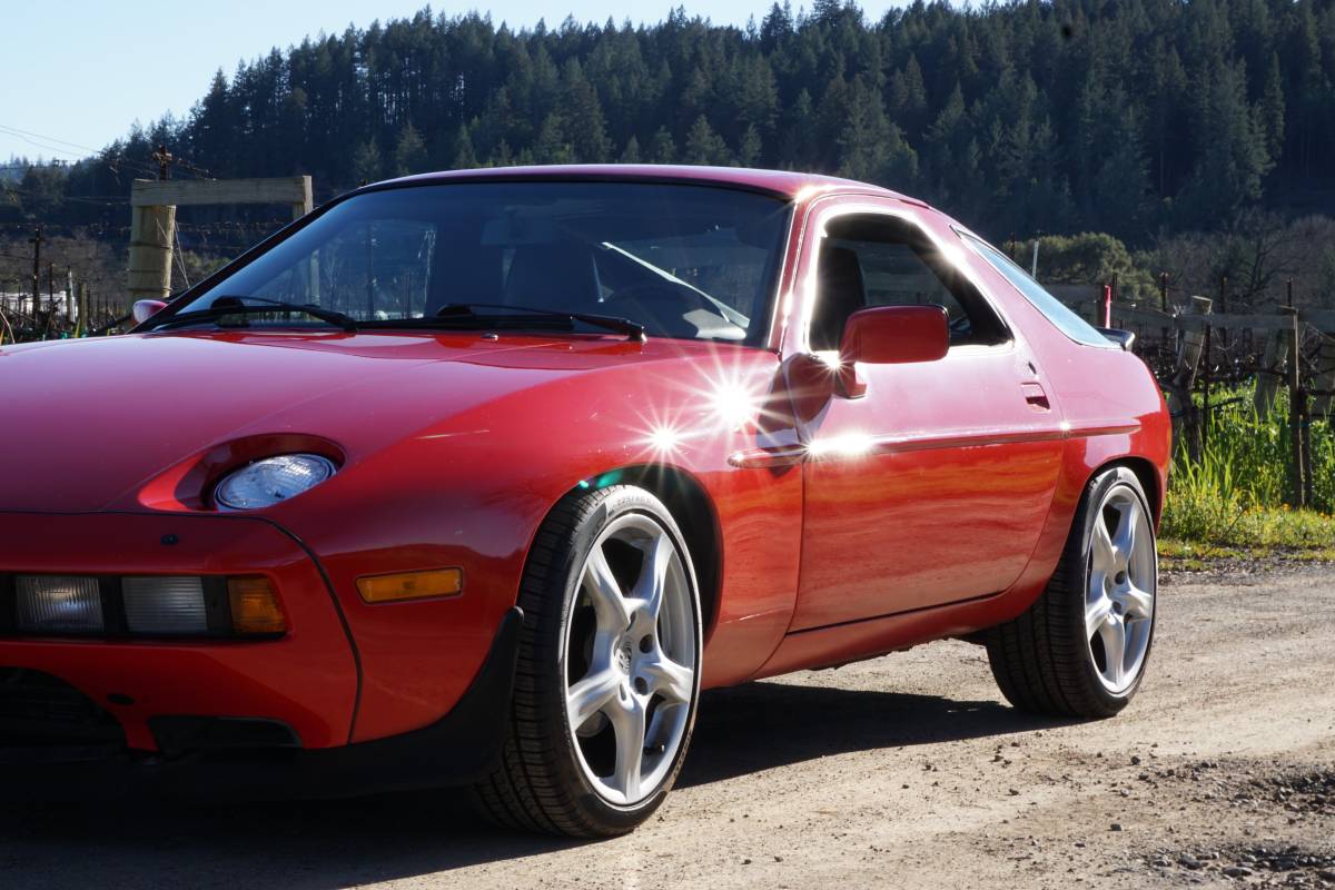 Porsche-928-s-1985-red-130051-2