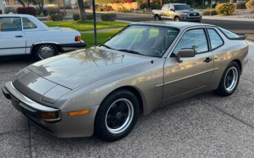 Porsche-944-1984-106216-1