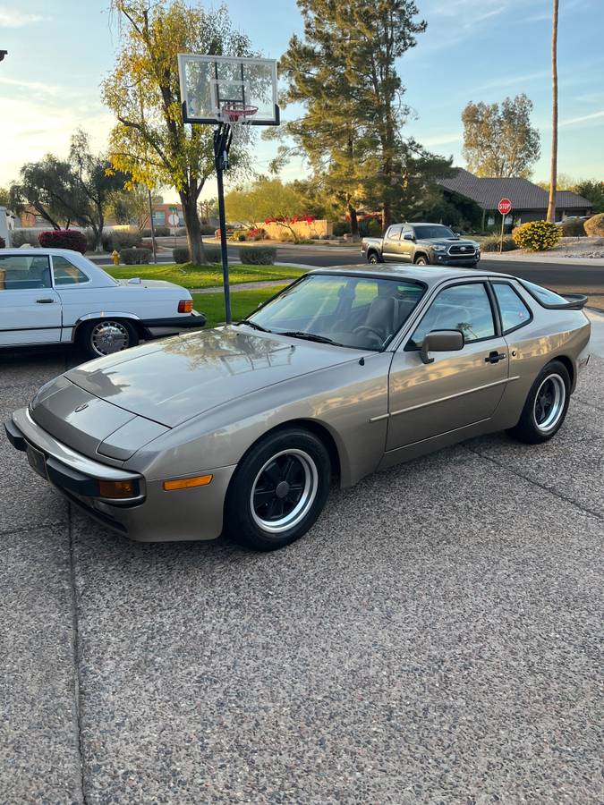 Porsche-944-1984-106216-1