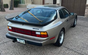 Porsche-944-1984-106216-3