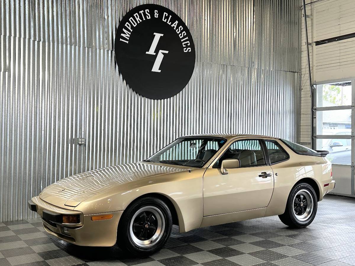 Porsche-944-1984-198665-15