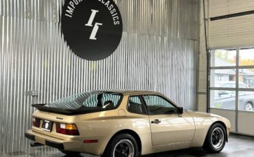 Porsche-944-1984-198665-3