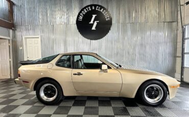 Porsche-944-1984-198665-7