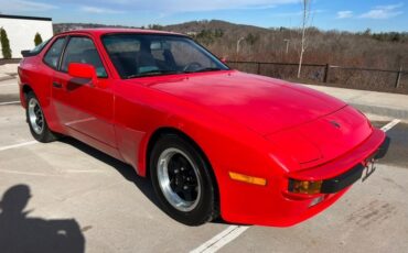 Porsche 944  1984