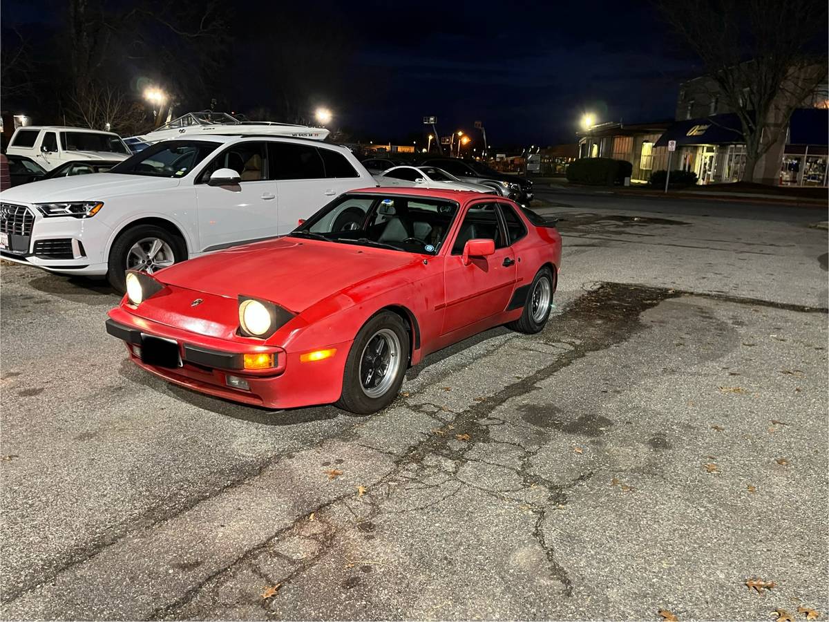 Porsche-944-1984-red-226917-2