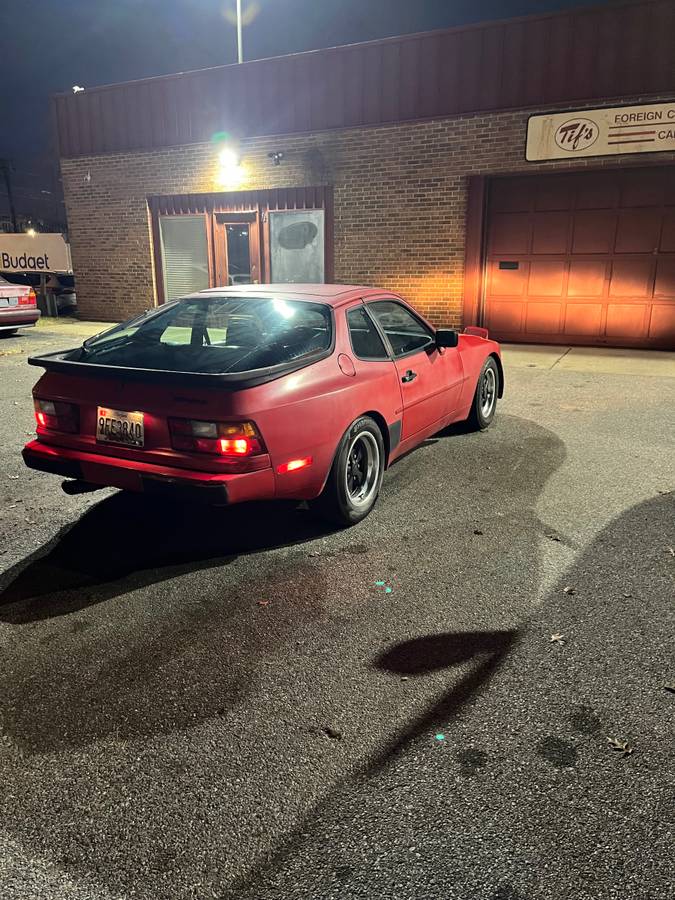 Porsche-944-1984-red-226917-3