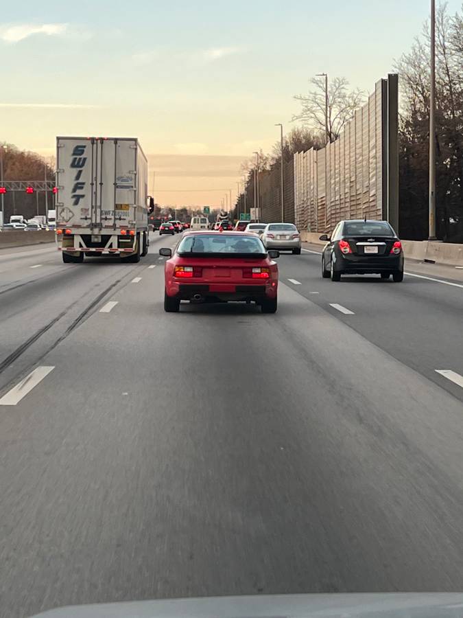 Porsche-944-1984-red-226917-5