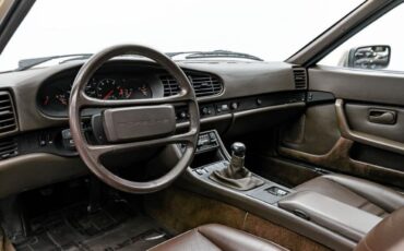 Porsche-944-1985-171812-10