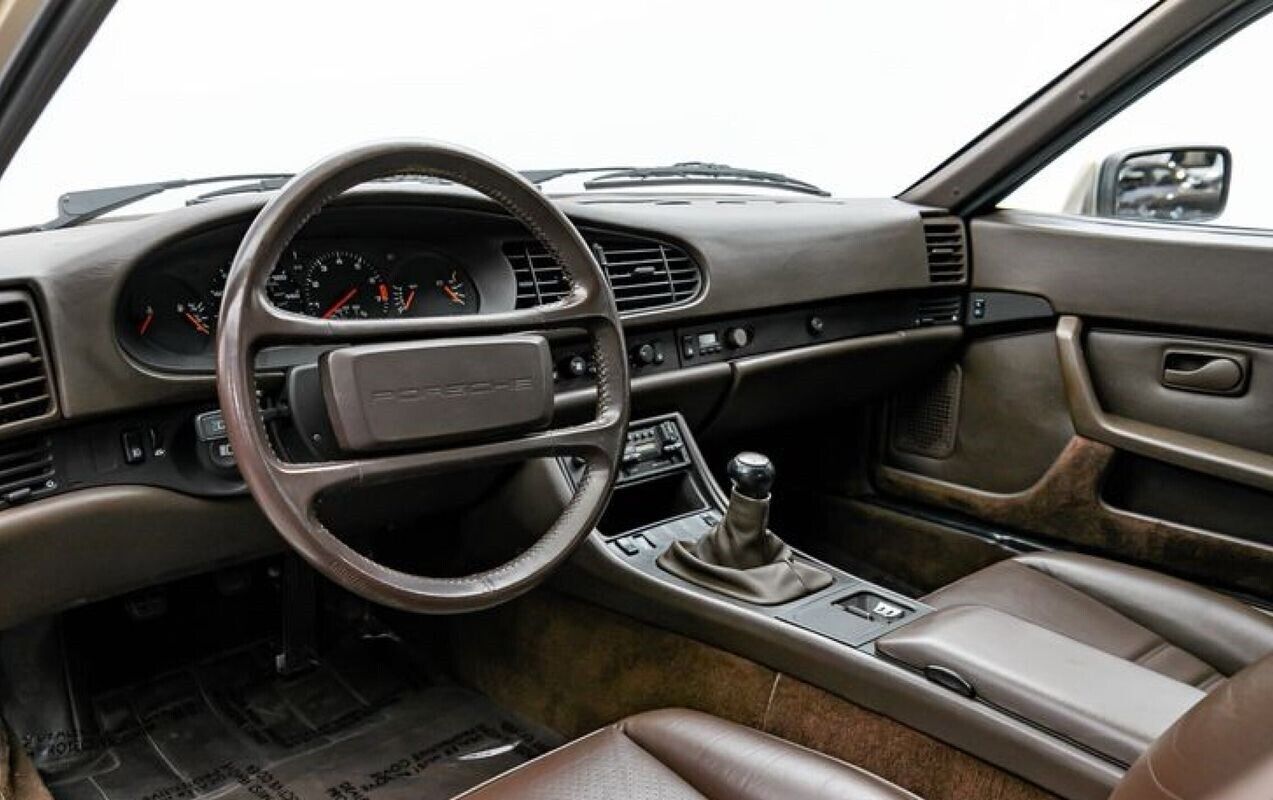 Porsche-944-1985-171812-10