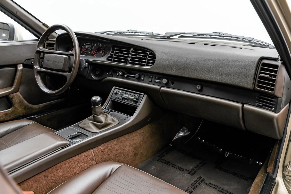 Porsche-944-1985-171812-11