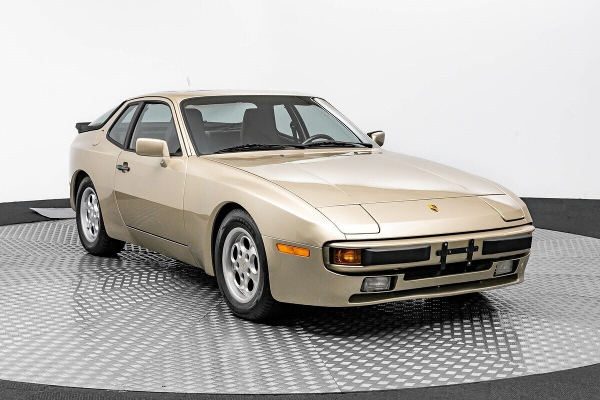 Porsche-944-1985-171812-3