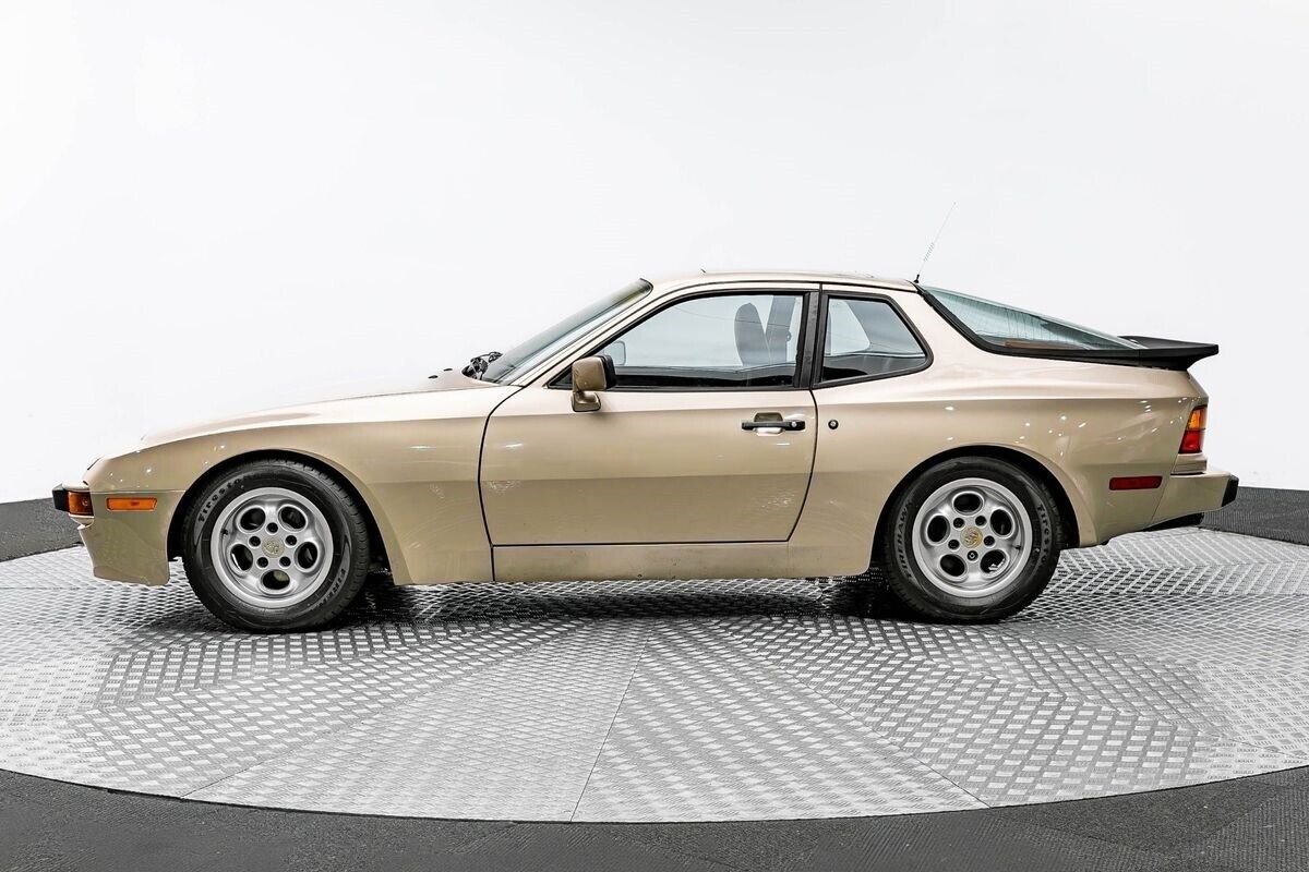 Porsche-944-1985-171812-8