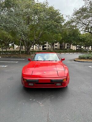 Porsche-944-1985-Red-183460-1